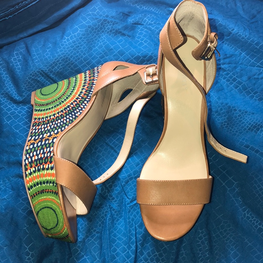Tan Wedge pump
